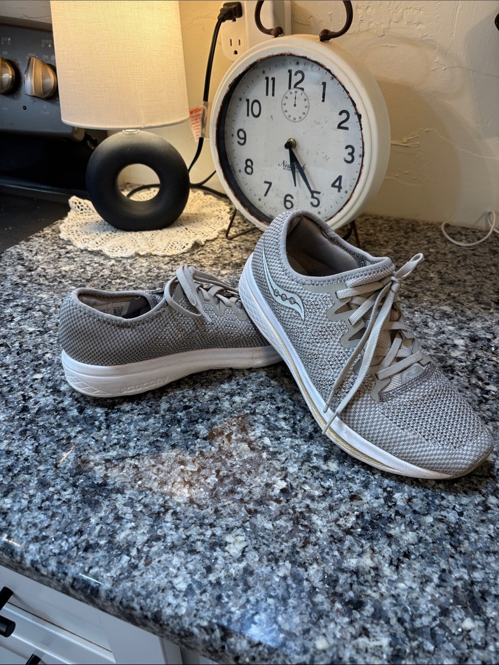 Saucony react 2U + Light Gray Knit Sneakers
